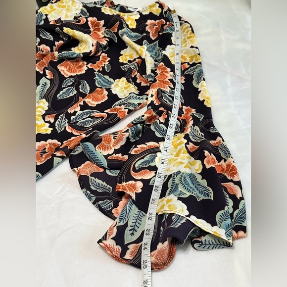 Rose & Olive Bohemian Navy Floral Bell Sleeve Blouse Small - Picture 11 of 12